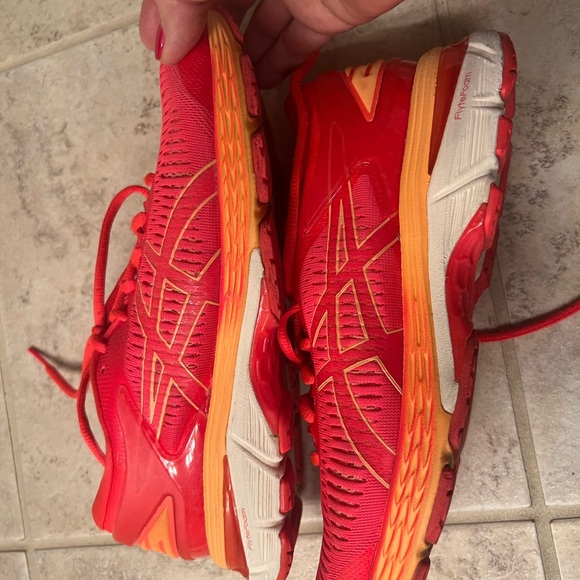 ASIC Gel Kayano size 7 bright orange. Good conditions - Picture 4 of 6